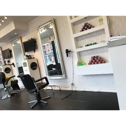 6 - Skibhus Frisøren