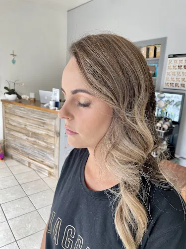 2 - Sol Lashes and Beauty