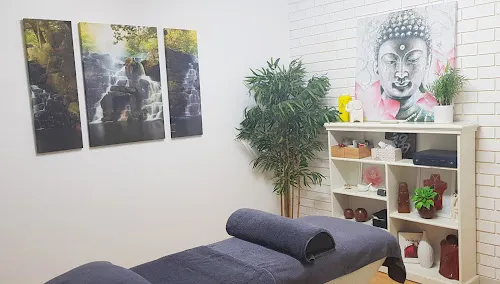 3 - Sol Lashes and Beauty