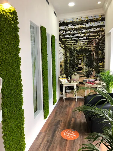 6 - Sonny Beauty Salon