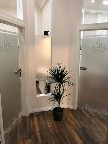 2 - Sonny Beauty Salon