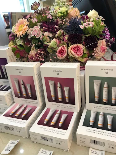 4 - Sonny Beauty Salon