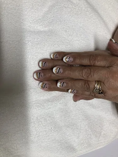 7 - South Hedland Renoir Barber & Hairdresser