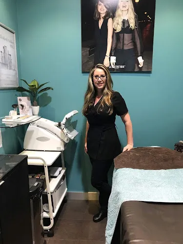 5 - Sparkle nail and beauty