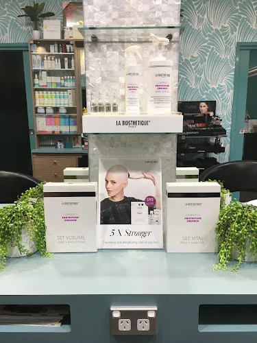 8 - Sparkle nail and beauty