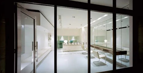 4 - Sparkling Diamond Nail Salon