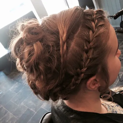 7 - Spectrum Hair Studio