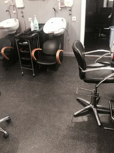 2 - Spectrum Hair Studio