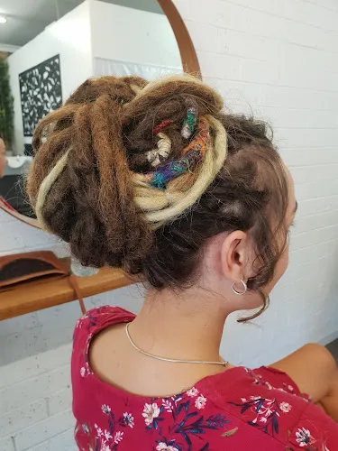 6 - Split Enz Hair Studio @ Tinonee