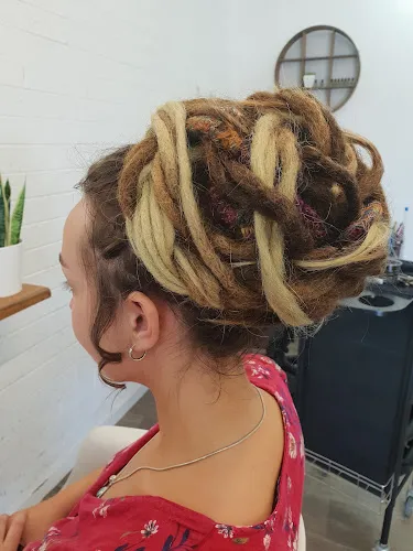 4 - Split Enz Hair Studio @ Tinonee