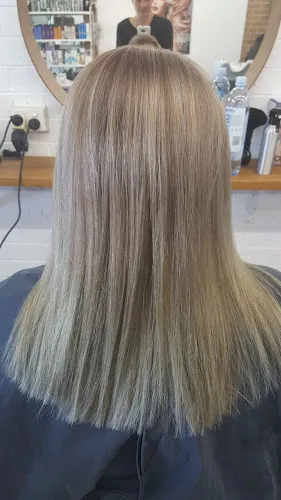 1 - Split Enz Hair Studio @ Tinonee