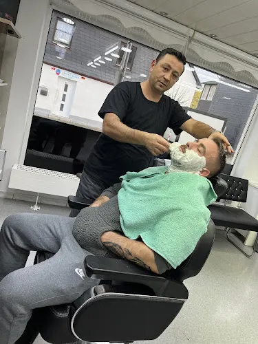 8 - Star Friseur - Herren- und Kinderfriseur