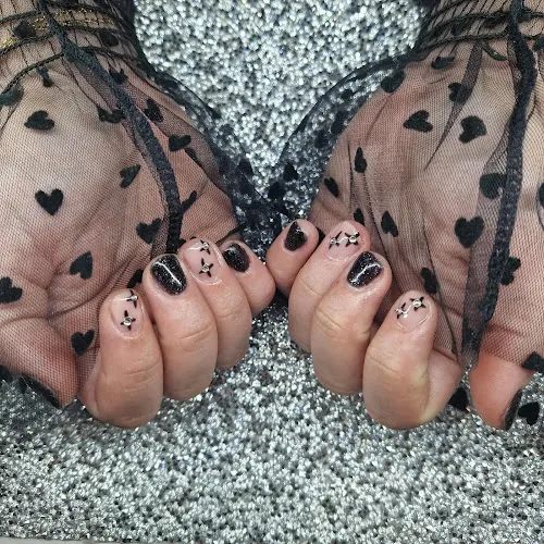 7 - Star Nails & Beauty