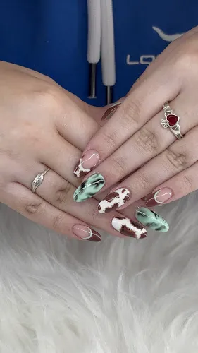 5 - Star Nails & Beauty