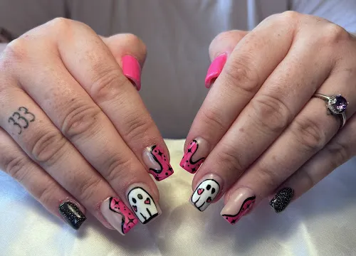 3 - Star Nails & Beauty