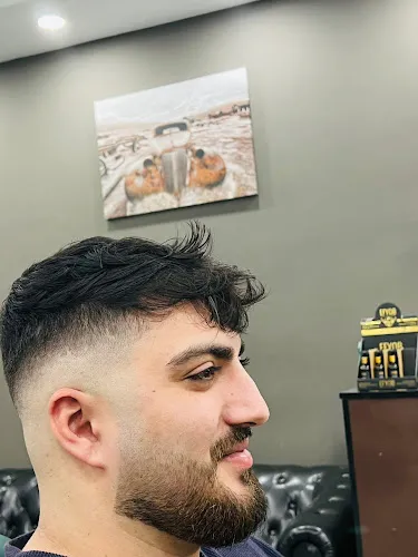 8 - Stars barbershop