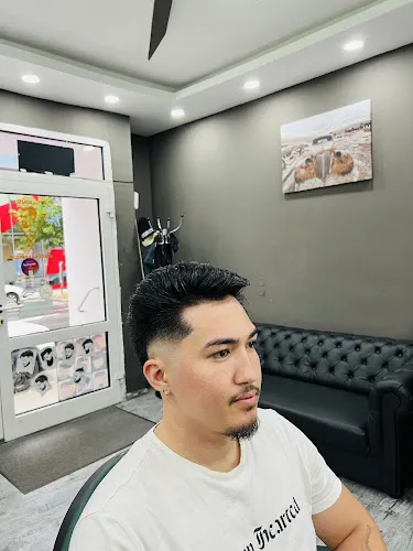 6 - Stars barbershop