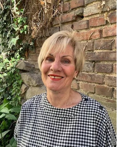 6 - Steinbach Hair Styling