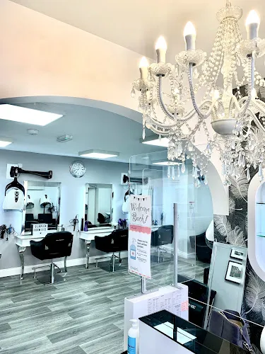 7 - Stephanie Guadagnini Hair Salon