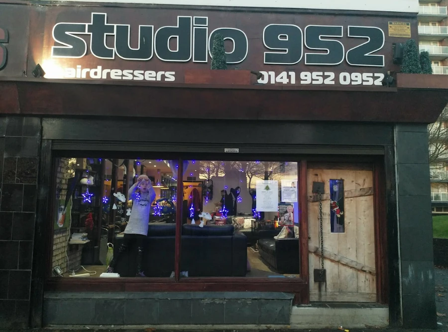 1 - Studio 952