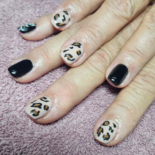 7 - Suburban Hairdressers