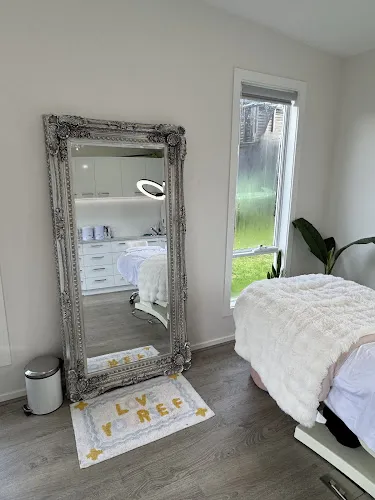 3 - Sunflower Nails and Beauty