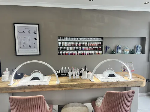 4 - Surreal Hair Designs