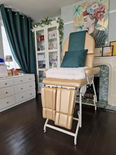 6 - T & M Nails and Beauty