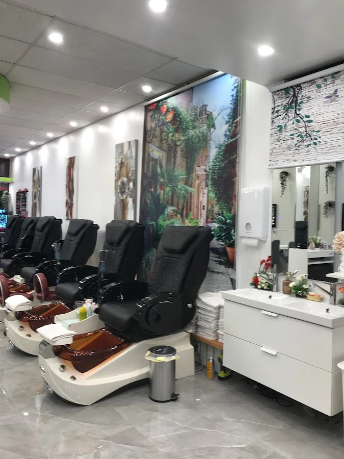 1 - T T NAILS AND BEAUTY