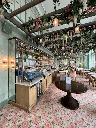 3 - Tai Chung Wah Hair Salon