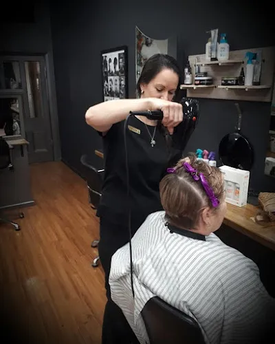 7 - Tamworth Nails & Beauty