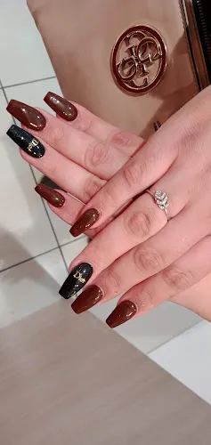 6 - Taree Rainbow Nails and Beauty