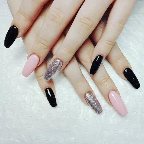 4 - Taree Rainbow Nails and Beauty