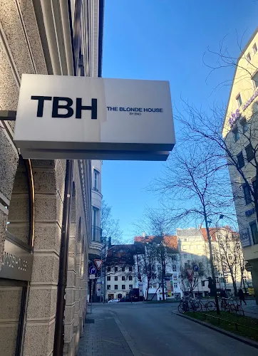 4 - TBH - The Blonde House by Eno München I Lash & Brow Bar München