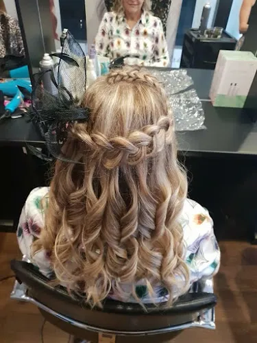 3 - Tempyst hair & beauty