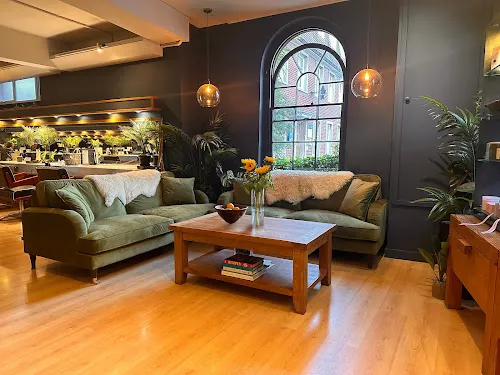 3 - TH NAILS AND SPA