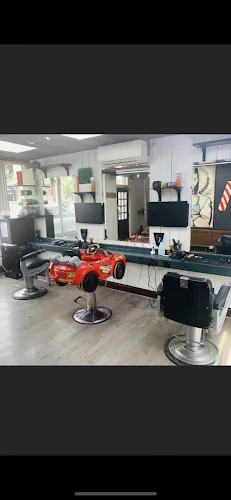4 - The barbers