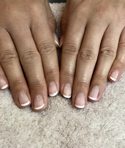 3 - The Beauty & Lash Room