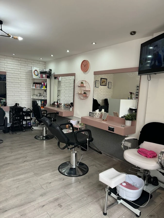 1 - The Beauty Box WB