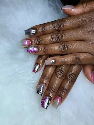 3 - The Beauty Salon - Chingford