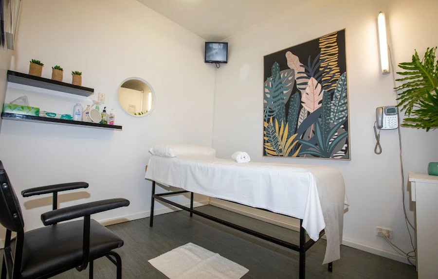 1 - The Best Nails , Beauty & Foot Spa