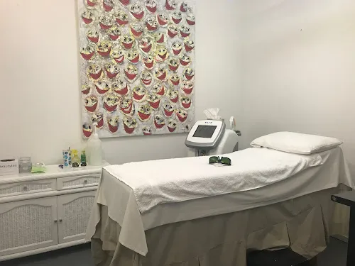 3 - The Best Nails , Beauty & Foot Spa