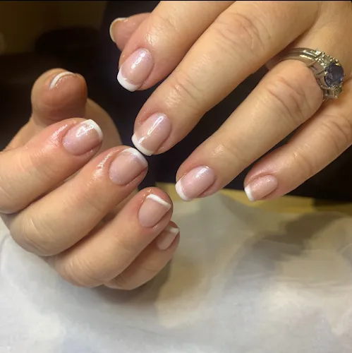 4 - The Cutting Lounge