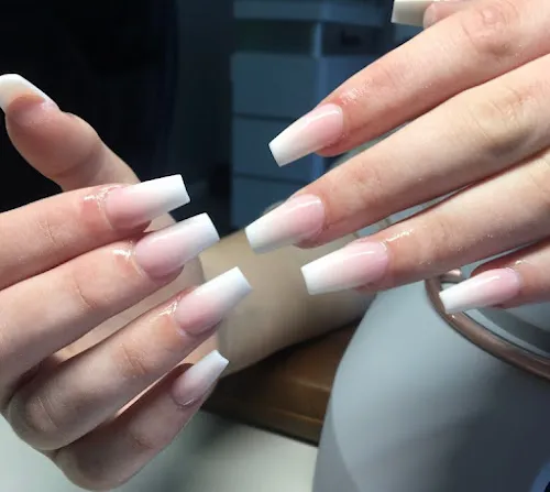 1 - The gloss box salon