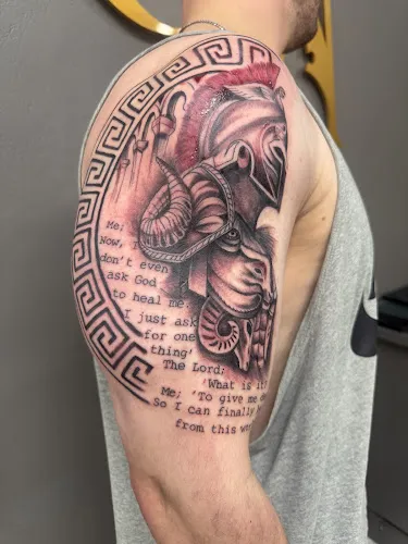 5 - The golden needle tattoo and piercing parlour