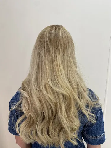 6 - The Hair Cutting Bar