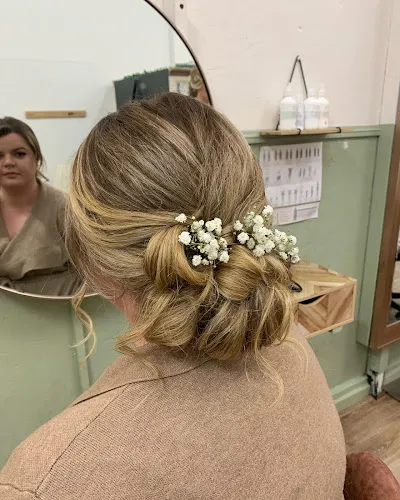 5 - The Hair Hub & co