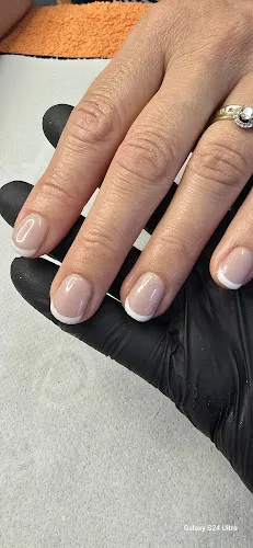 2 - The Hair Lounge - Elland