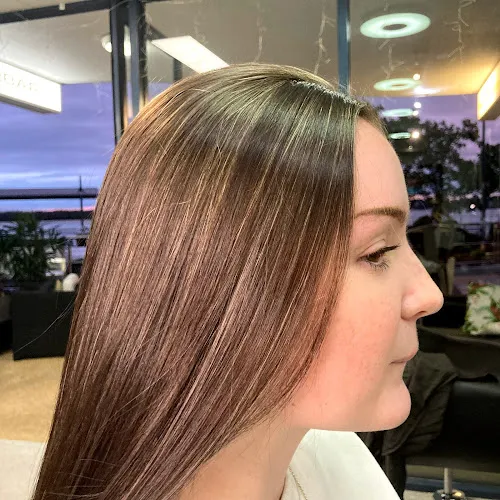 2 - The Hairbar Caloundra