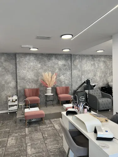 6 - The House Of Glam